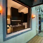 Shanghai Hills & Gefii Hengshan Road Close To Hengshan Rd Bar Street And Subway Line1